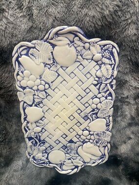 Embossed Fruit Lattice Ceramic Platter - Blue & White